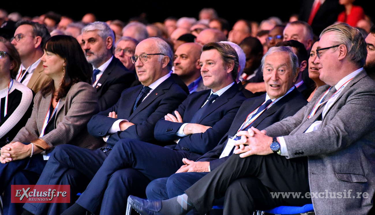 Deux anciens présidents de l'AMF côte à côte: François Barouin et Jacques Pélissard (à sa gauche)