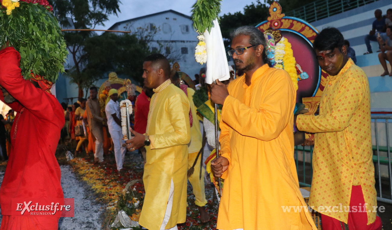 Marche sur le feu au temple du Chaudron: toutes les photos