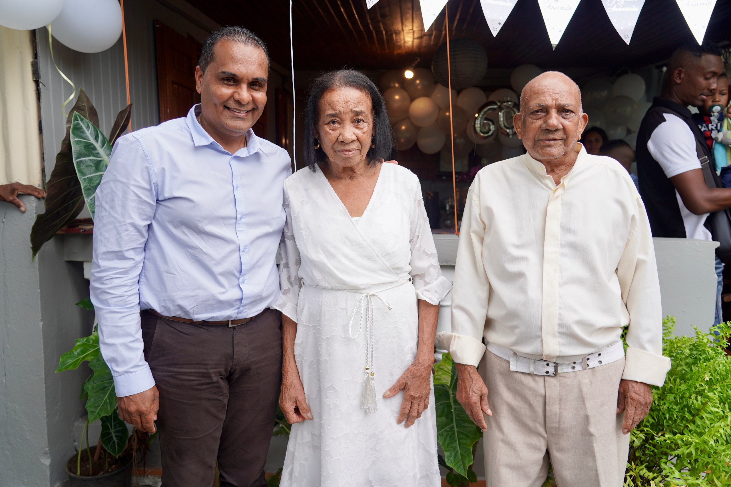Bruno Domen avec Marie-Thérèse et Georges Mahalatchimy