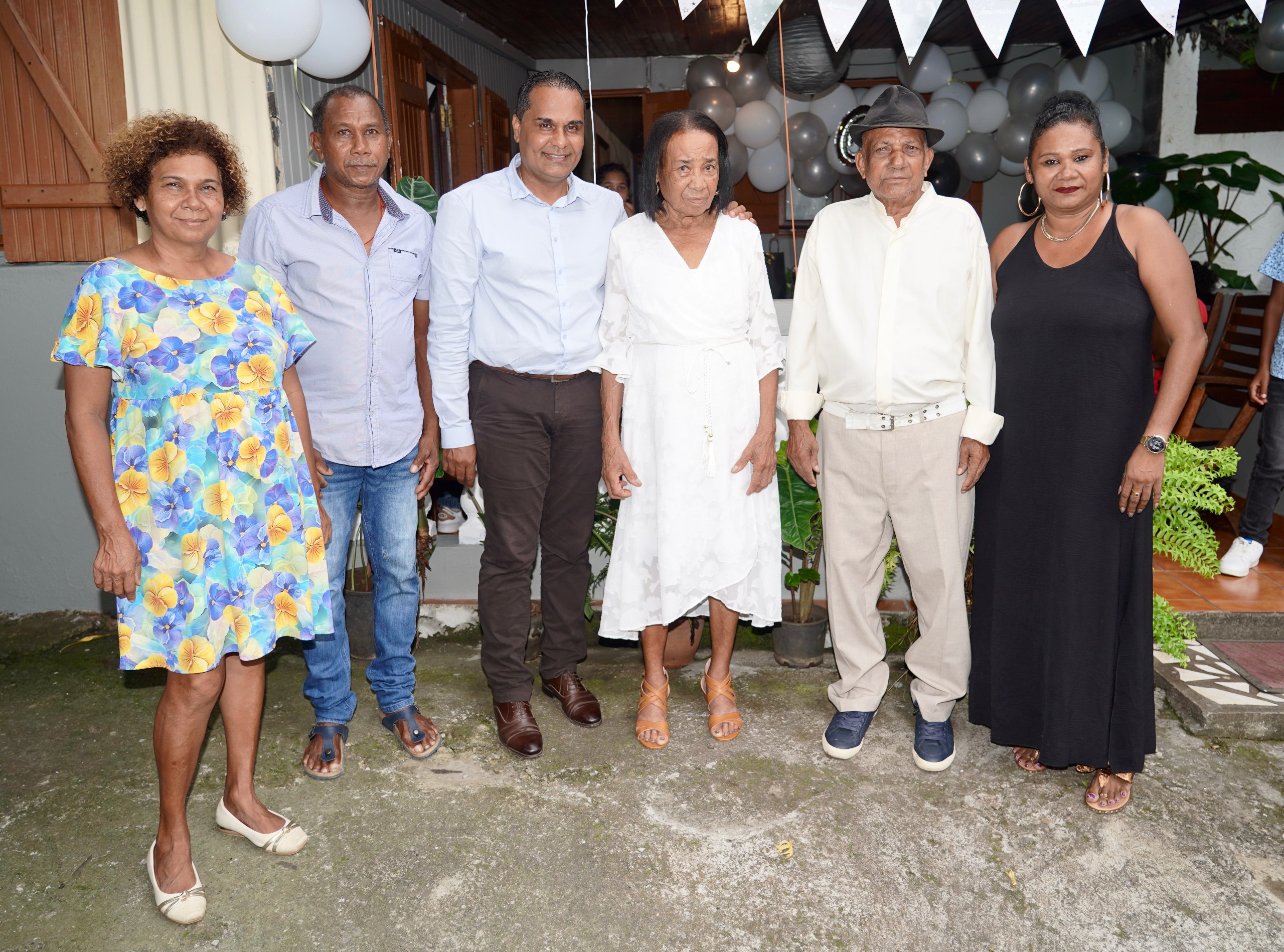 60 ans de mariage, il faut les faire, ils l'ont fait!