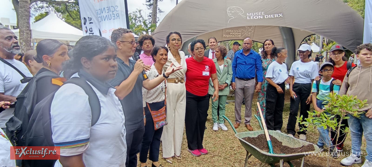 Le Département inaugure 3 bustes de botanistes au Jardin de l’Etat
