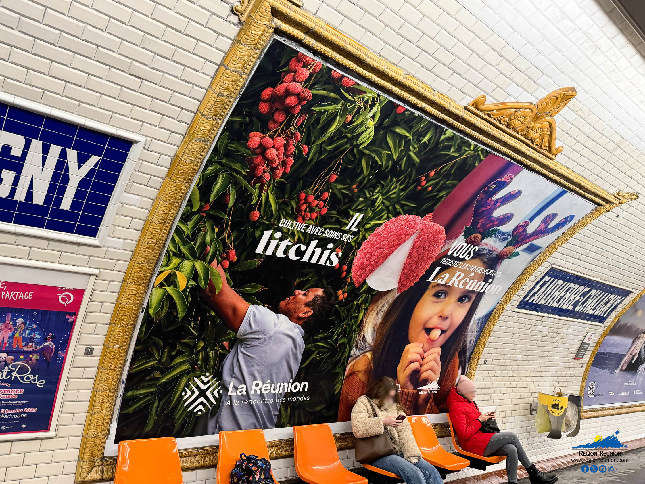 "Litchis" et ananas Victoria de La Réunion affichés dans le métro parisien "Litchis" et ananas Victoria de La Réunion affichés dans le métro parisien