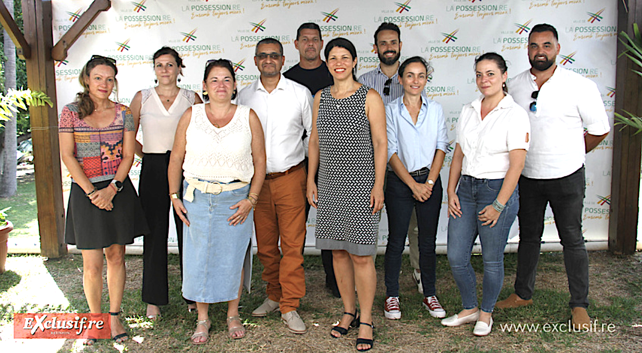 Avec les principaux cadres de la mairie Avec les principaux cadres de la mairie