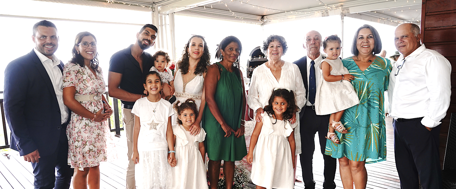 La photo de famille avec les époux Gerbith