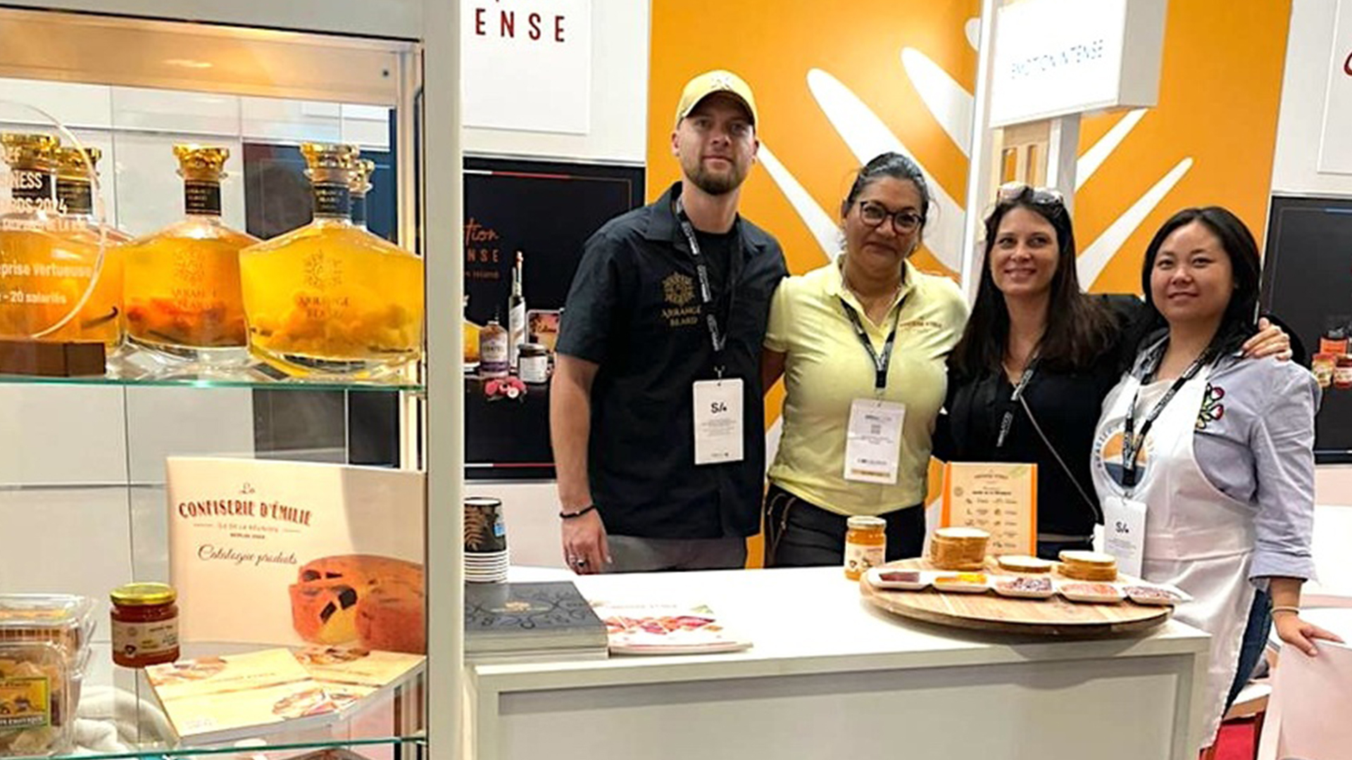 Greg (Arrangé Blard), Karine (Confiserie d'Emilie), Gwenn (Nature d'ici et d'ailleurs), et Juliane (Brasserie de l'Ouest)