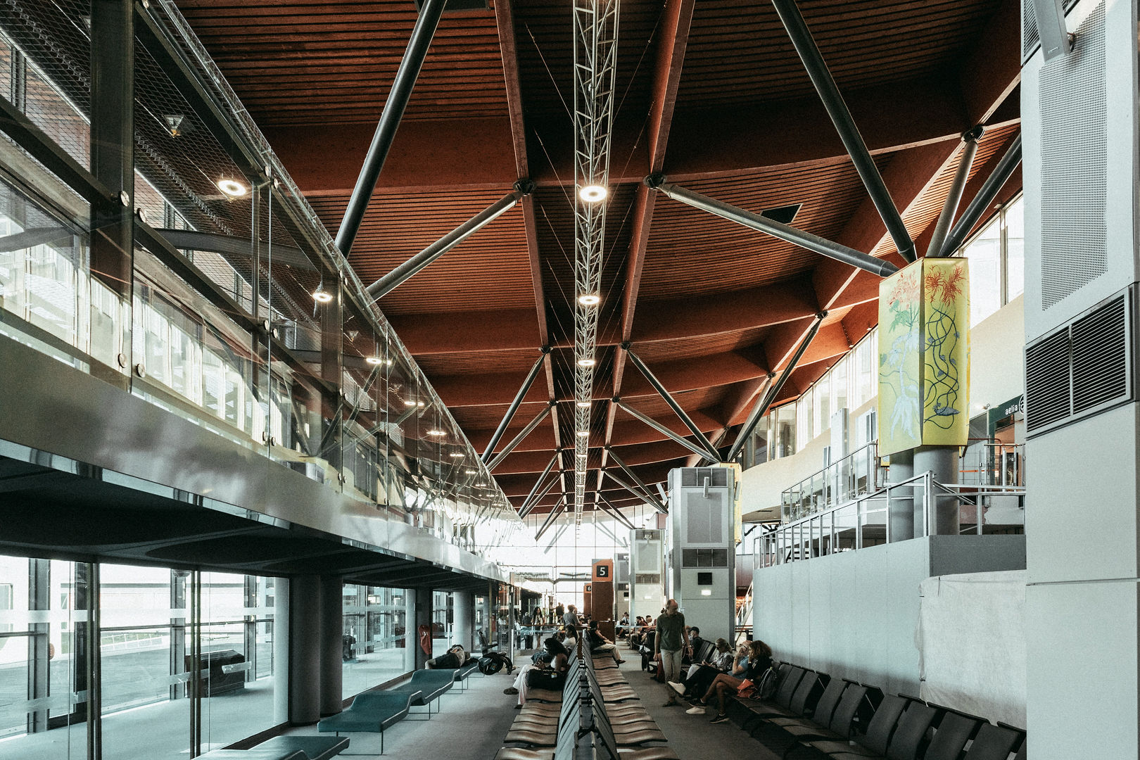 La salle d'embarquement va être agrandie... La salle d'embarquement va être agrandie...