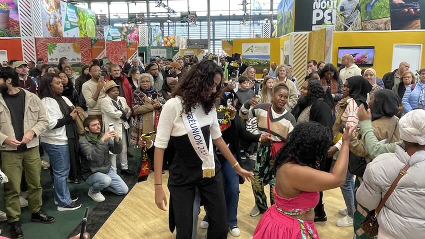 Miss Réunion i danse séga dans une ambiance de folie !