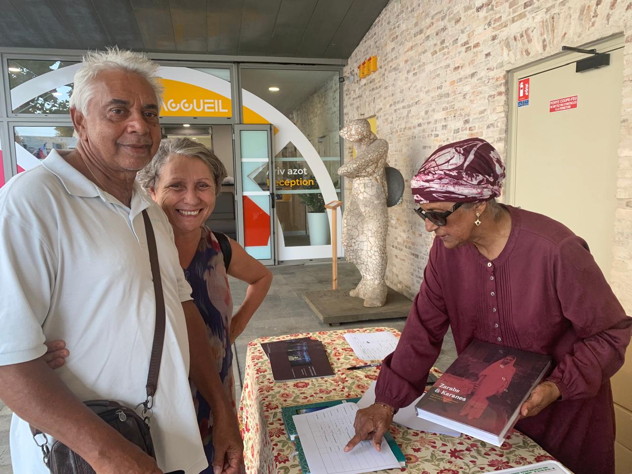 "Zarabs et Karanes": un livre sur le peuplement gujarati de La Réunion 
