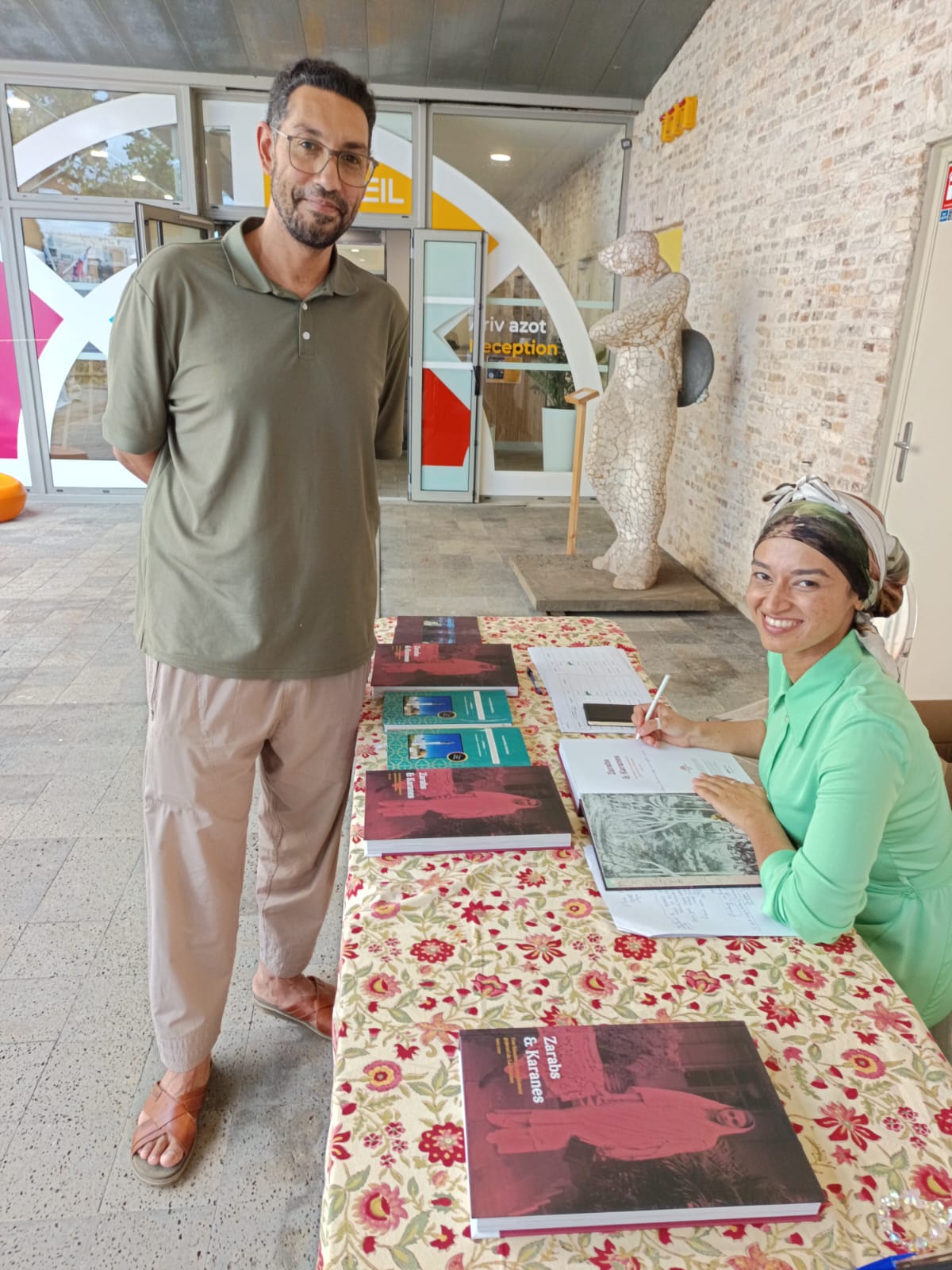 "Zarabs et Karanes": un livre sur le peuplement gujarati de La Réunion  "Zarabs et Karanes": un livre sur le peuplement gujarati de La Réunion