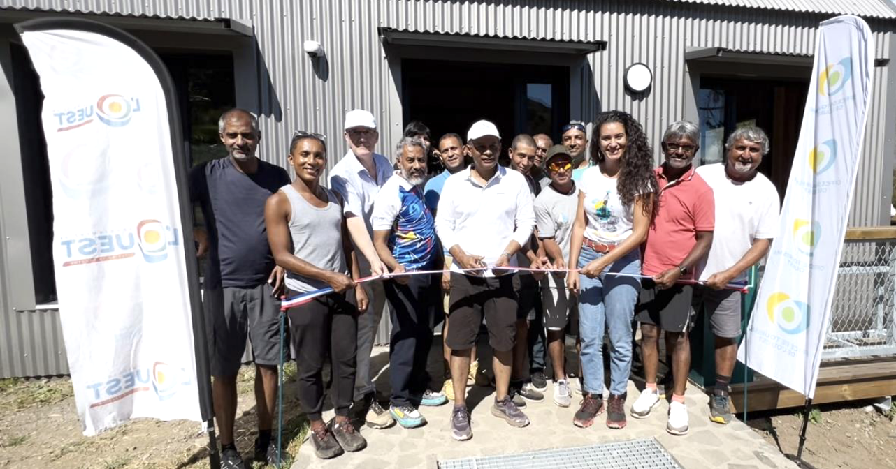 Emmanuel Séraphin, maire de Saint-Paul et président du TO, et Roxanne Pausé-Damour, présidente de l'OTI-Ouest, ainsi que élus et partenaires étaient présents à la Nouvelle Emmanuel Séraphin, maire de Saint-Paul et président du TO, et Roxanne Pausé-Damour, présidente de l'OTI-Ouest, ainsi que élus et partenaires étaient présents à la Nouvelle