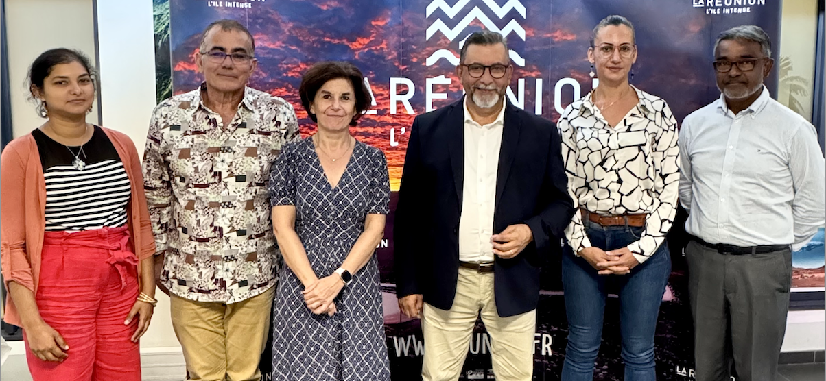 Le nouveau bureau du CRT avec de gauche à droite: Amandine Ramaye, Patrick Serveaux, Claire Tabakian, Patrick Lebreton, Camille Clain (représentant Sophie Arzal), et Jean-Bernard Maratchia