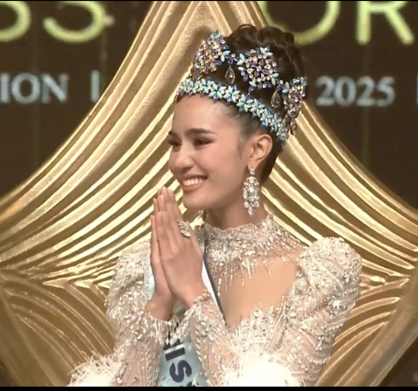 Suchata Chuangsri est en 3ème année d’un Bachelor sur la politique et les relations internationales Suchata Chuangsri est en 3ème année d’un Bachelor sur la politique et les relations internationales