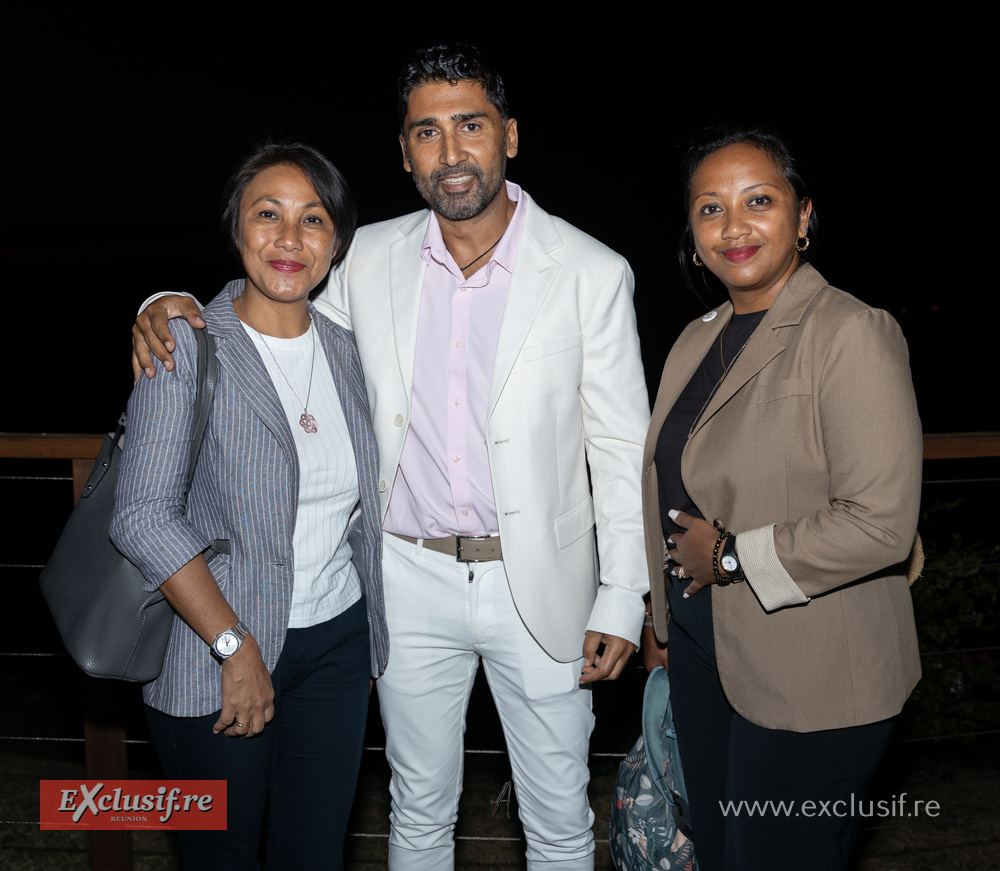 Berthy Ramdoo avec les représentantes de Madagascar Airlines