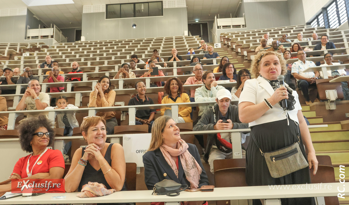 Au micro Anne-Marie Pierre Louis de HDM, entreprise travaillant ave l'ESAT de l'Anse, Lorenza Payet experte comptable à HDM, Fanny PAYET Directrice- adjointe de l'EPLEFPA FORMA'TERRA et jury valideur, Aïda Perichon, Directrice de l'AGEFIPH Réunion Au micro Anne-Marie Pierre Louis de HDM, entreprise travaillant ave l'ESAT de l'Anse, Lorenza Payet experte comptable à HDM, Fanny PAYET Directrice- adjointe de l'EPLEFPA FORMA'TERRA et jury valideur, Aïda Perichon, Directrice de l'AGEFIPH Réunion