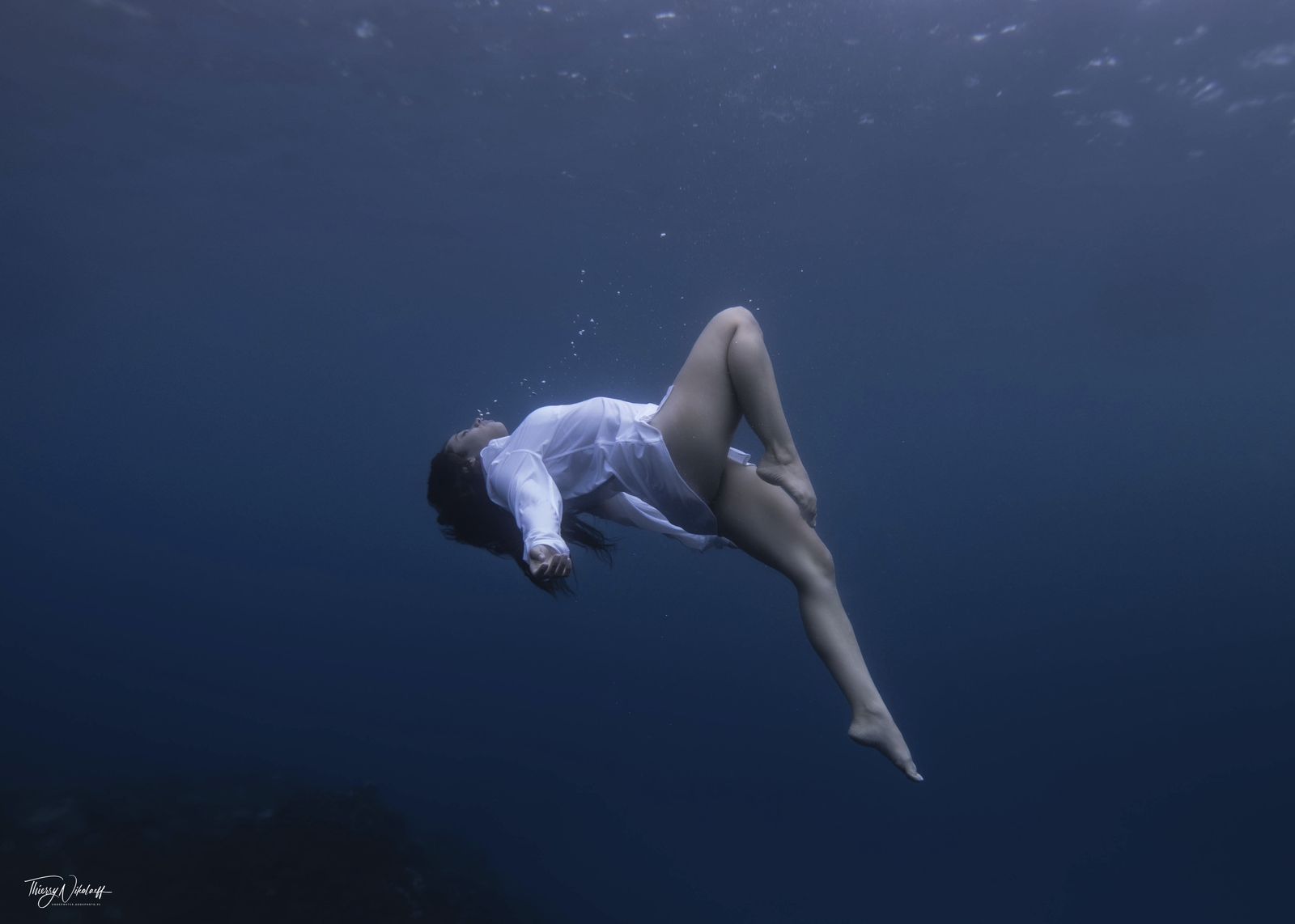 Dans le clip, on voit Clara filmée sous l'eau, en apnée, et il n'y a pas eu de doublure: "Cela n'a pas été facile" dit-elle