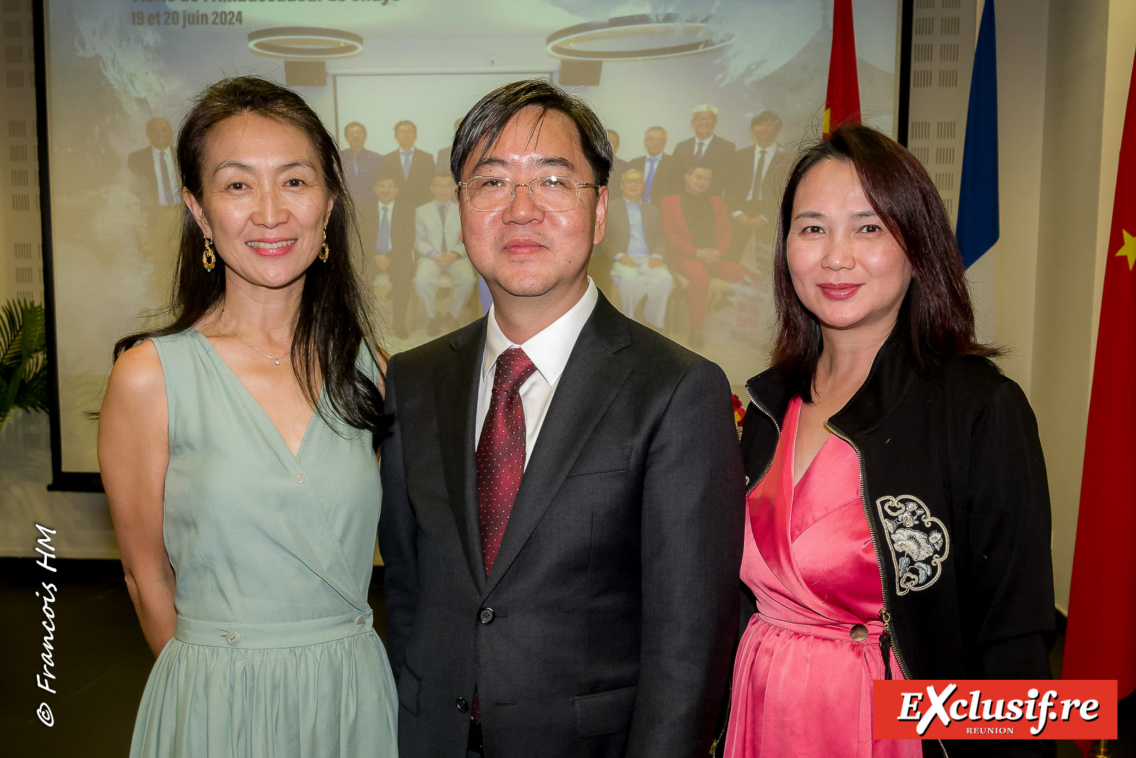 Soirée du 76e Anniversaire de la Fondation de la République Populaire de Chine