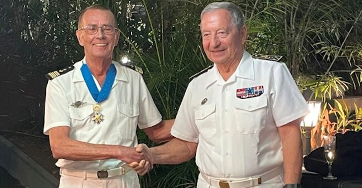 Ordre National du Mérite: Bernard Salva a reçu la croix de commandeur Ordre National du Mérite: Bernard Salva a reçu la croix de commandeur