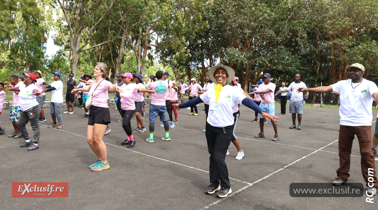 Echauffement collectif avant de prendre le départ