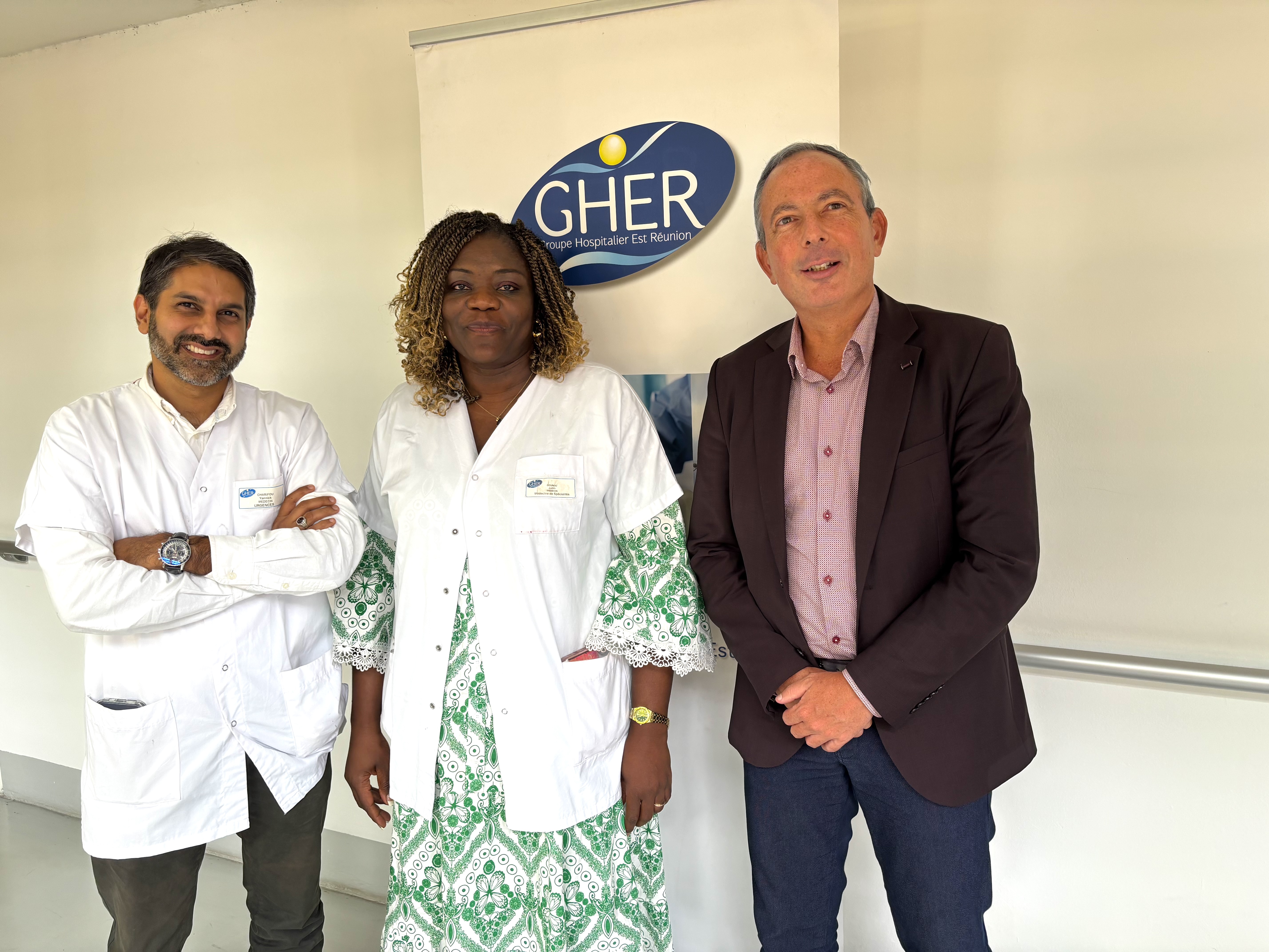Docteur Yannick Charifou, vice-président, Docteur Judith Gounou, présidente, et Linel Calenge, directeur général CHU La Réunion