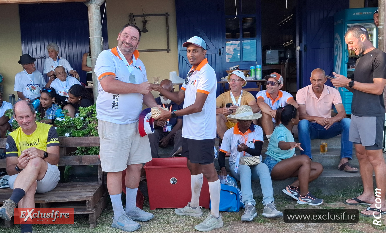 Des bravos pour Ludovic Collet , l'animateur-vedette du Trail de Rodrigues