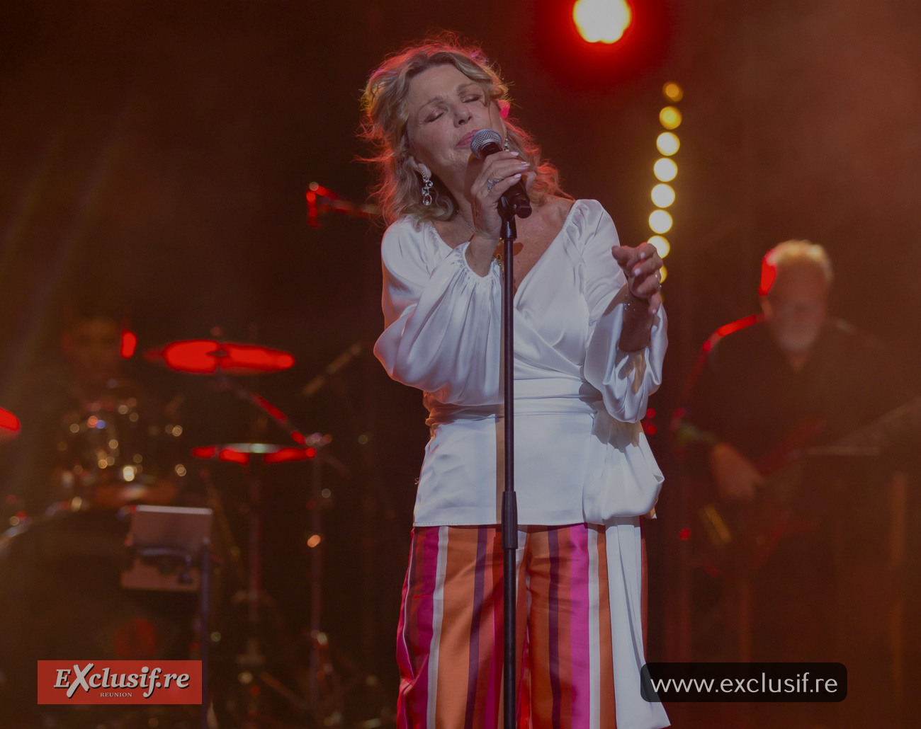 Jeane Manson en concert au Téat Plein Air de Saint-Gilles: photos