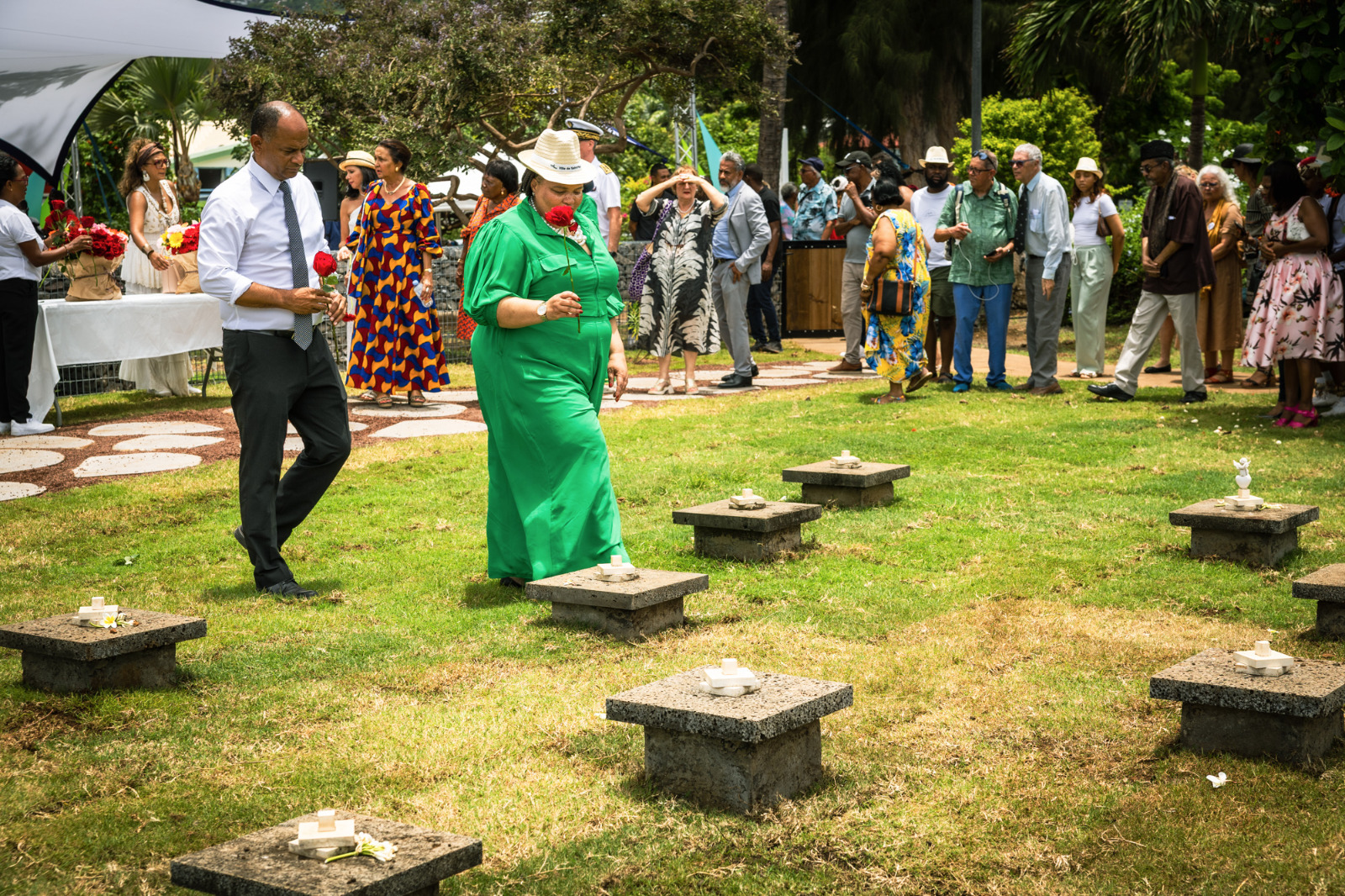 Dans la partie des esclaves et des oubliés qui fait partie désormais du cimetière marin