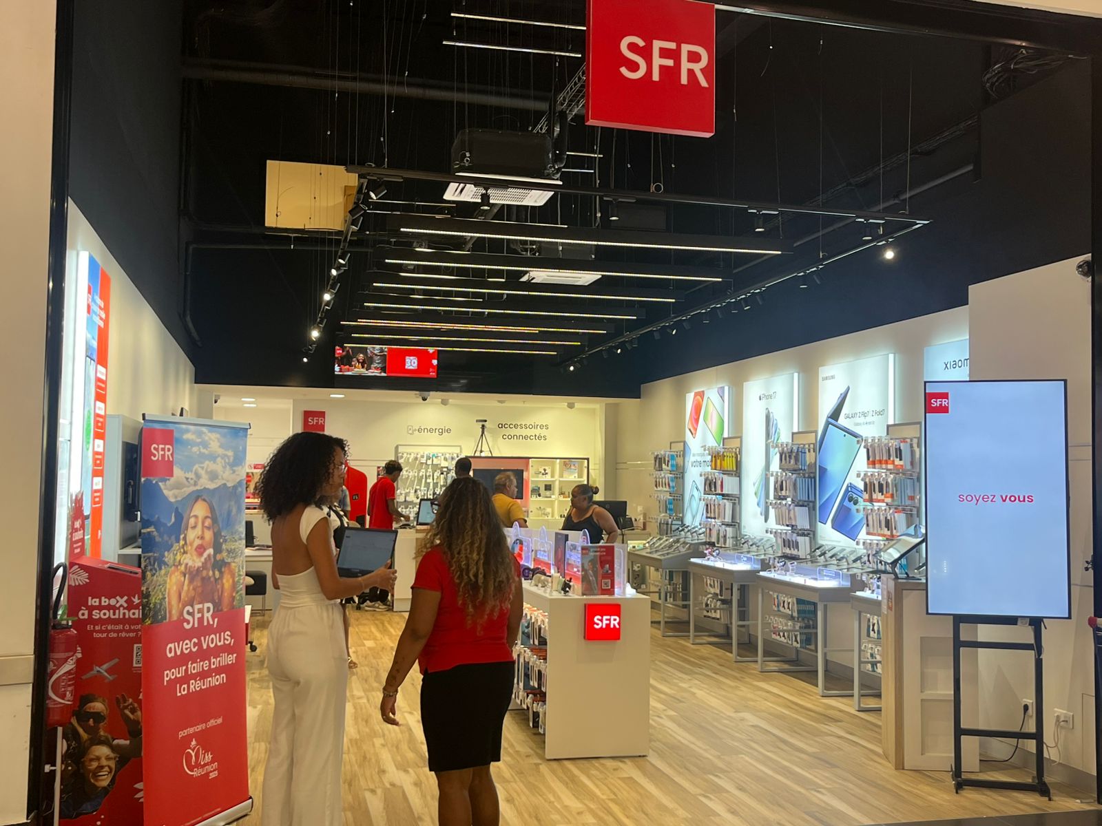 SFR Réunion n°1 de la performance Internet Mobile 5G en 2025 selon nPerf