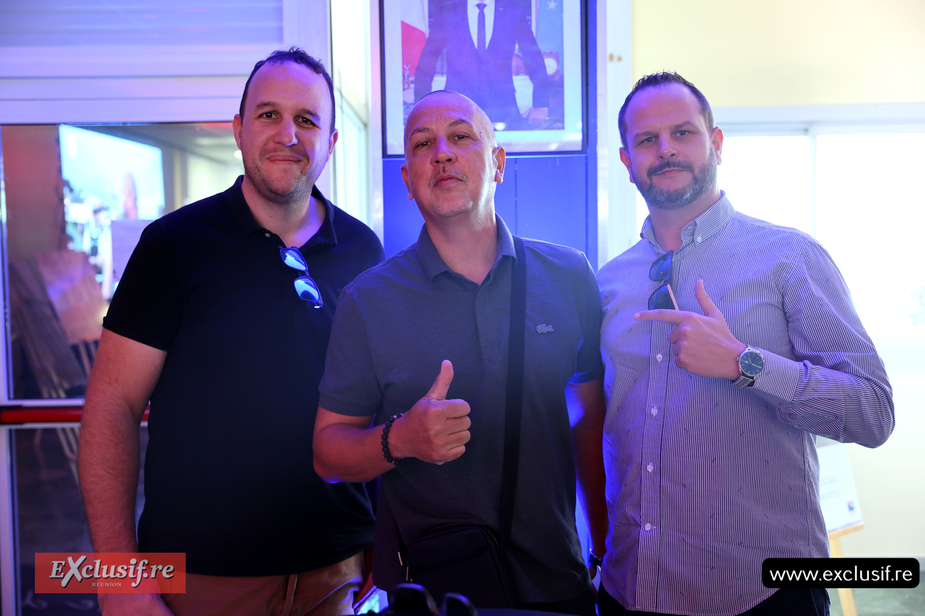 Laurent Rako, d'Exo FM, et des collègues