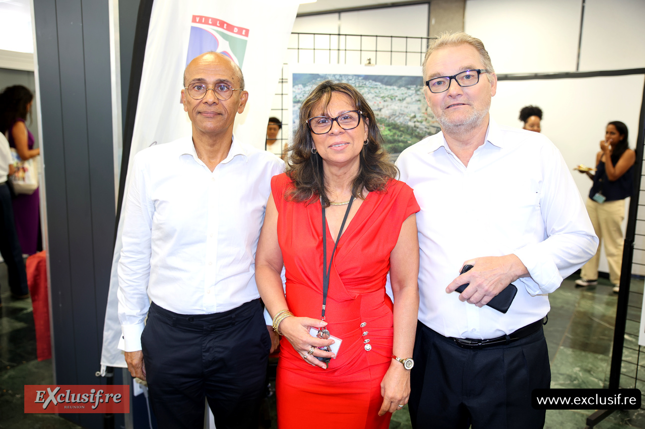 Philippe Naillet avec Martine Maillot et Pascal Goyard, du service Protocole mairie de Saint-Denis