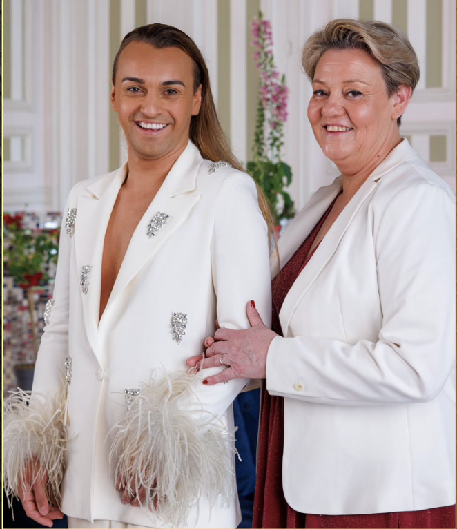 Killian (27 ans) et sa mère Karine (50 ans)