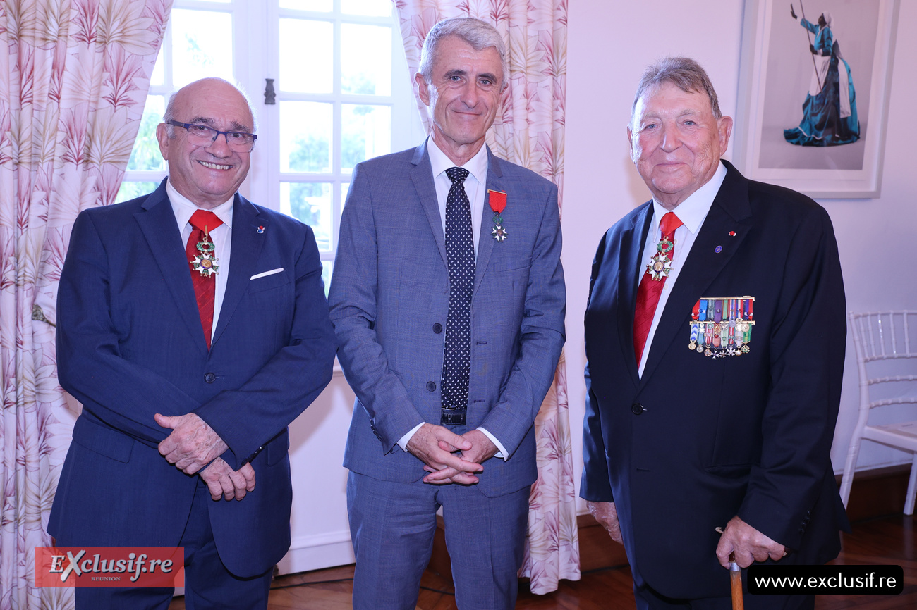 Général Jean-François Gros, le préfet Patrice Latron, et Jean-Claude Pech, Commandeur de la Légion d'Honneur
