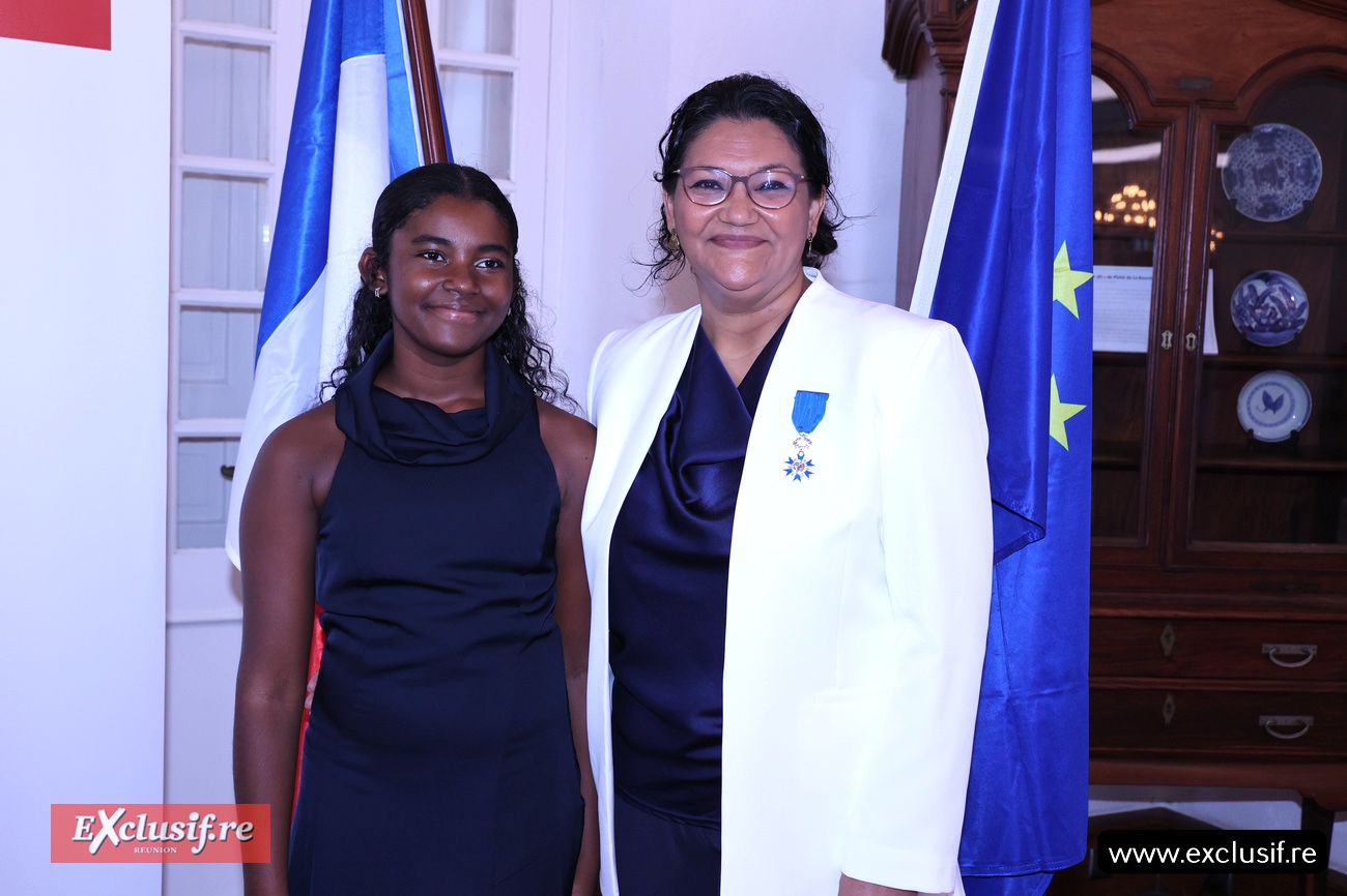 Cérémonie de remise collective d'ordres nationaux à la Préfecture: photos