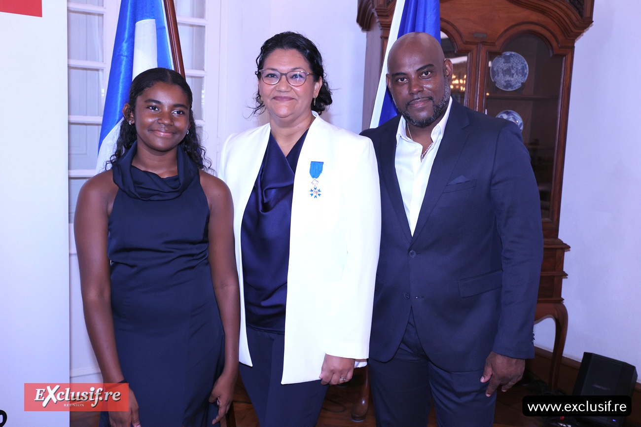 Cérémonie de remise collective d'ordres nationaux à la Préfecture: photos