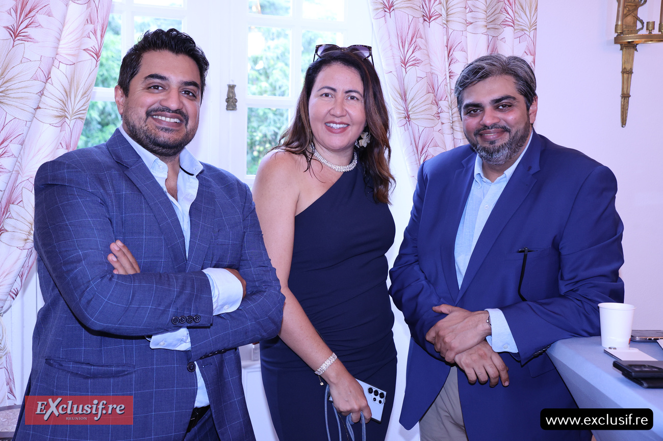 Cérémonie de remise collective d'ordres nationaux à la Préfecture: photos