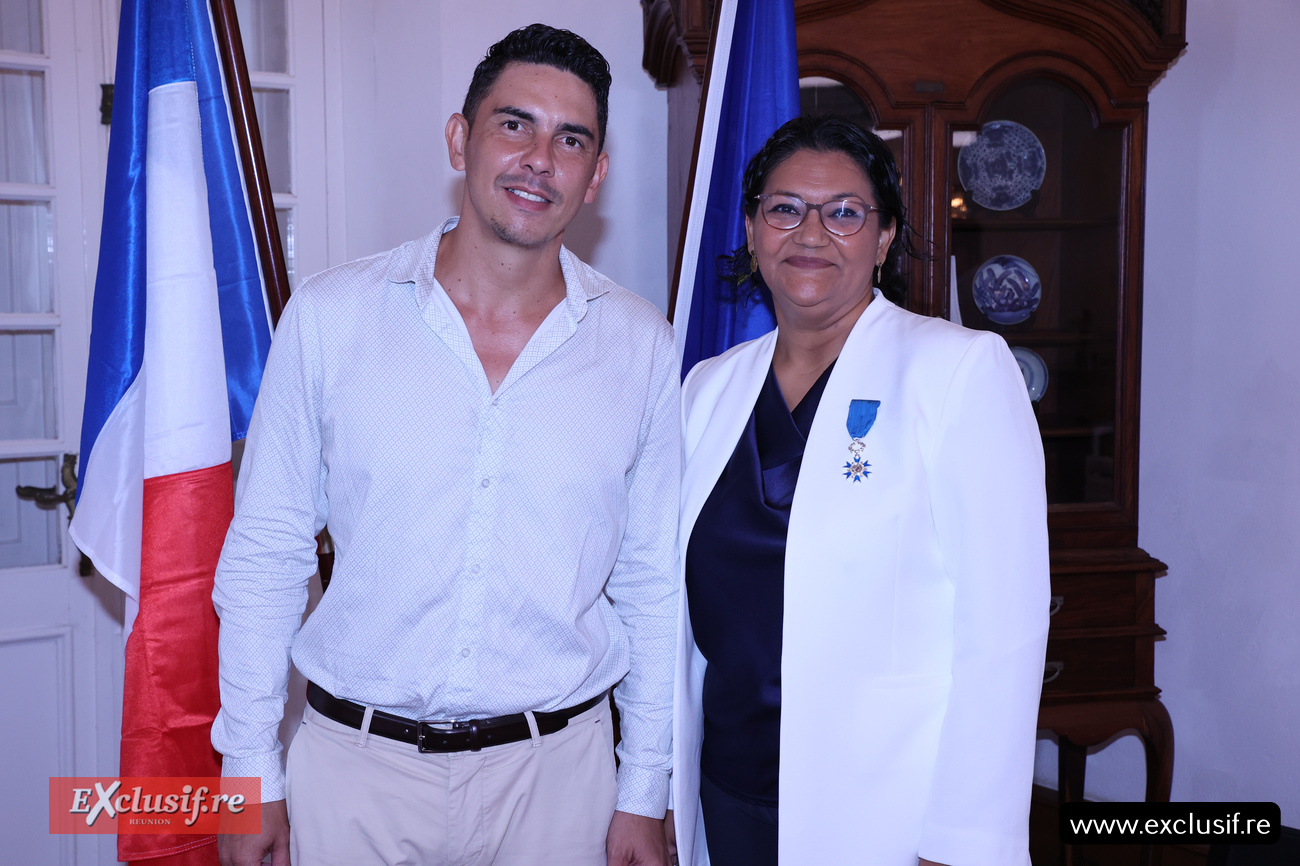 Cérémonie de remise collective d'ordres nationaux à la Préfecture: photos