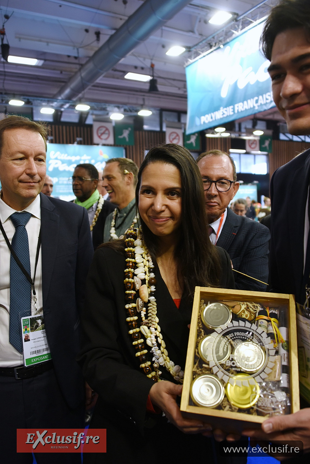 Naïma Moutchou est passée sur quelques stands réunionnais