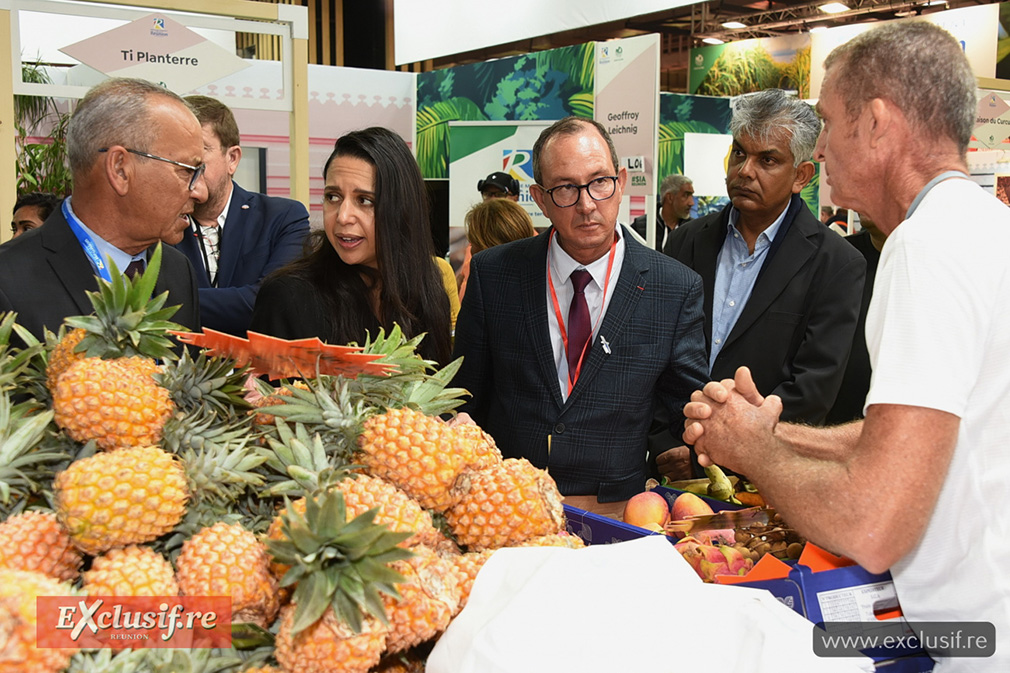 Salon International de l'Agriculture à Paris: visite de la Ministre des Outre-mer Naïma Moutchou