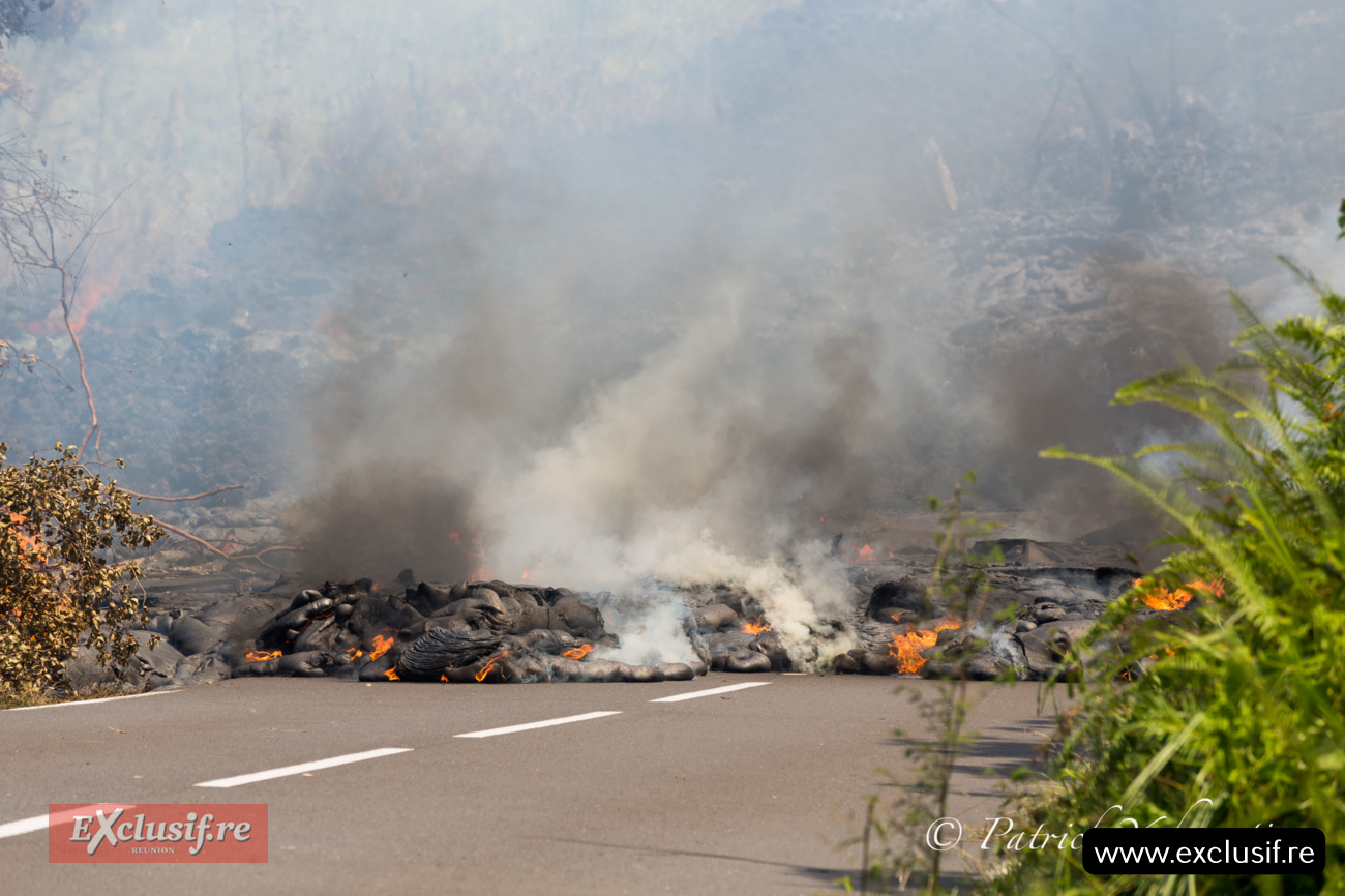 Volcan Piton de la Fournaise: toutes les photos de la traversée de la RN2 du vendredi 13 mars