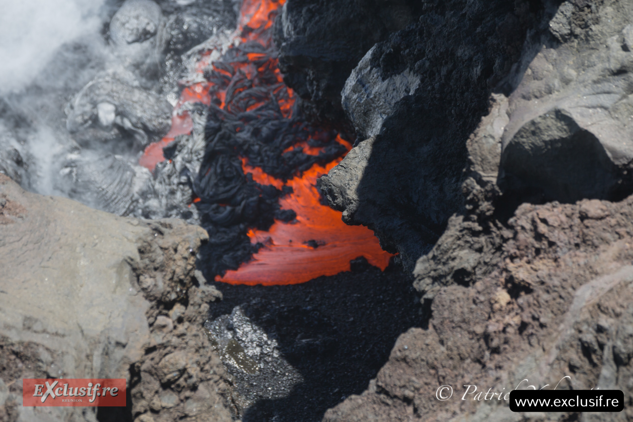 Piton de la Fournaise: les coulées ont rejoint la mer ce lundi, photos