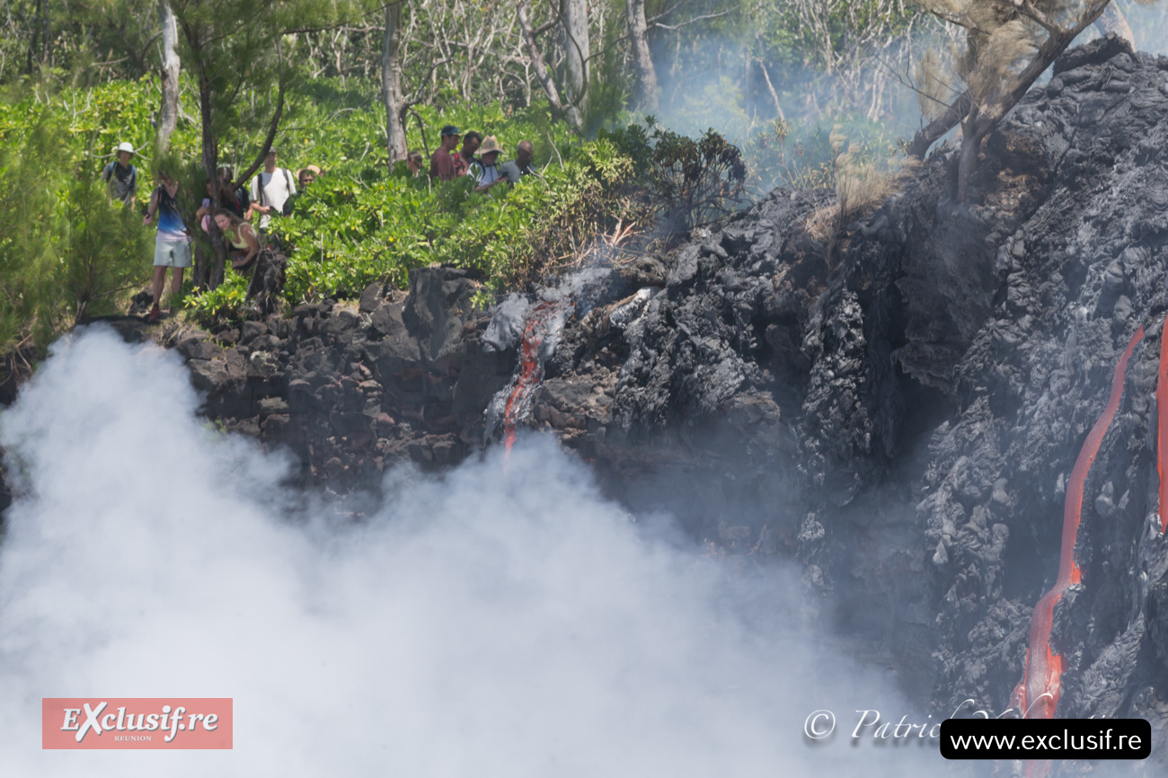 Piton de la Fournaise: les coulées ont rejoint la mer ce lundi, photos