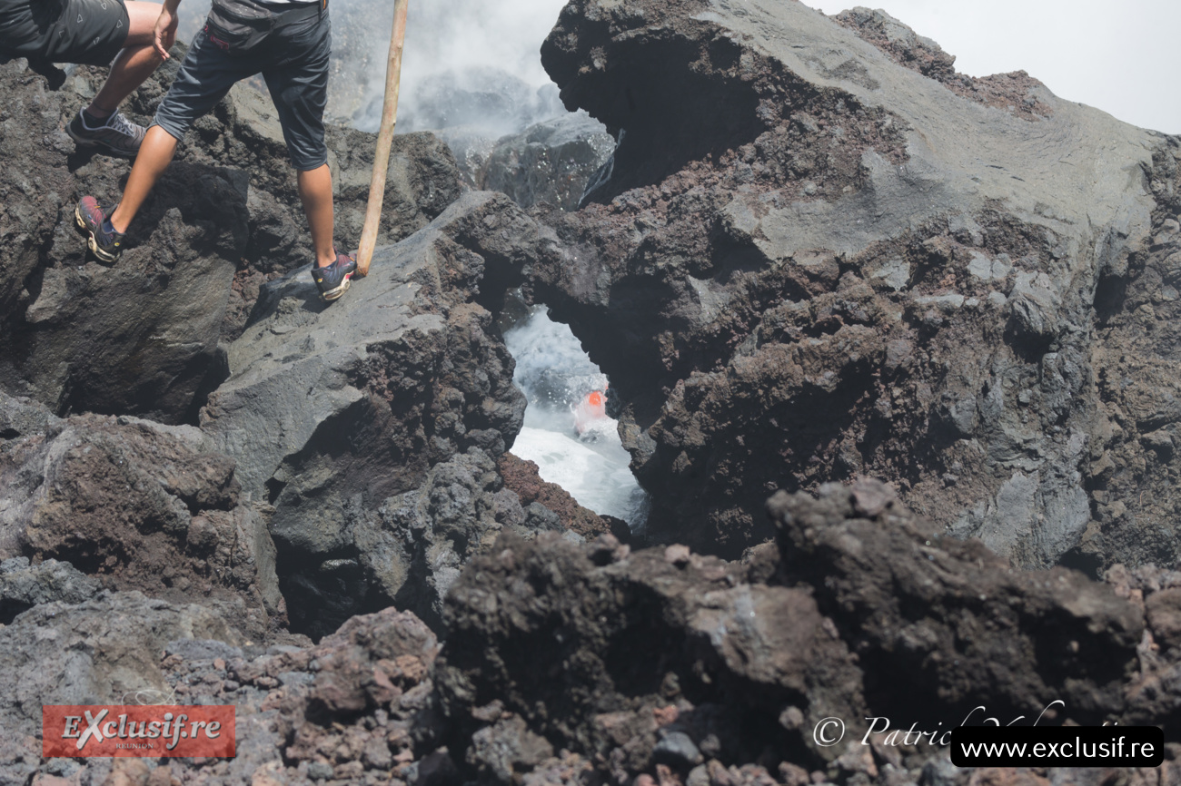 Piton de la Fournaise: les coulées ont rejoint la mer ce lundi, photos