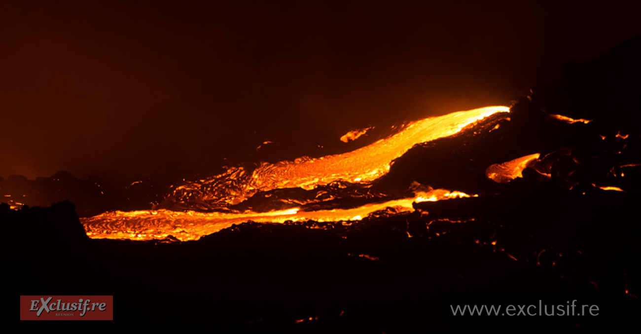 Piton de la Fournaise: images spectaculaires de la coulée vers la mer