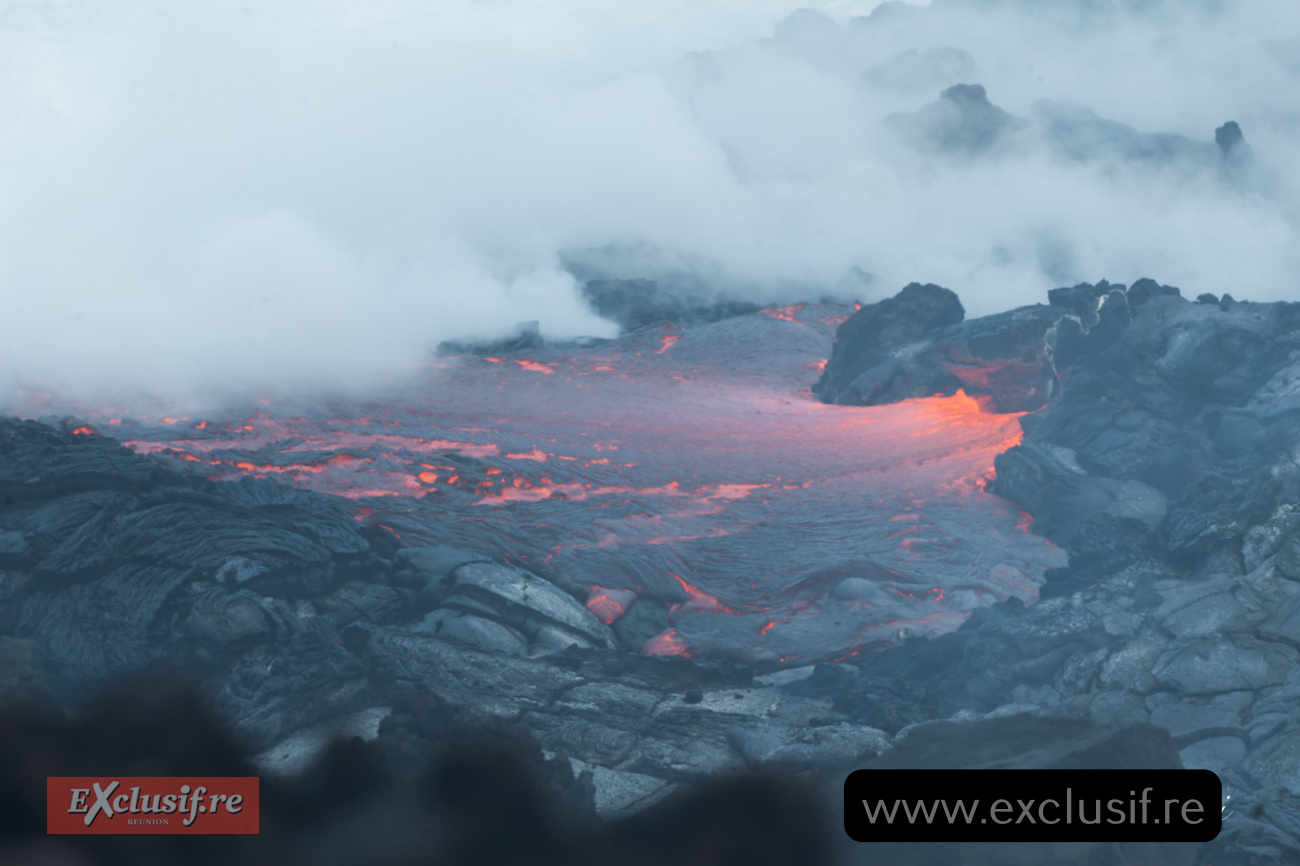 Piton de la Fournaise: images spectaculaires de la coulée vers la mer