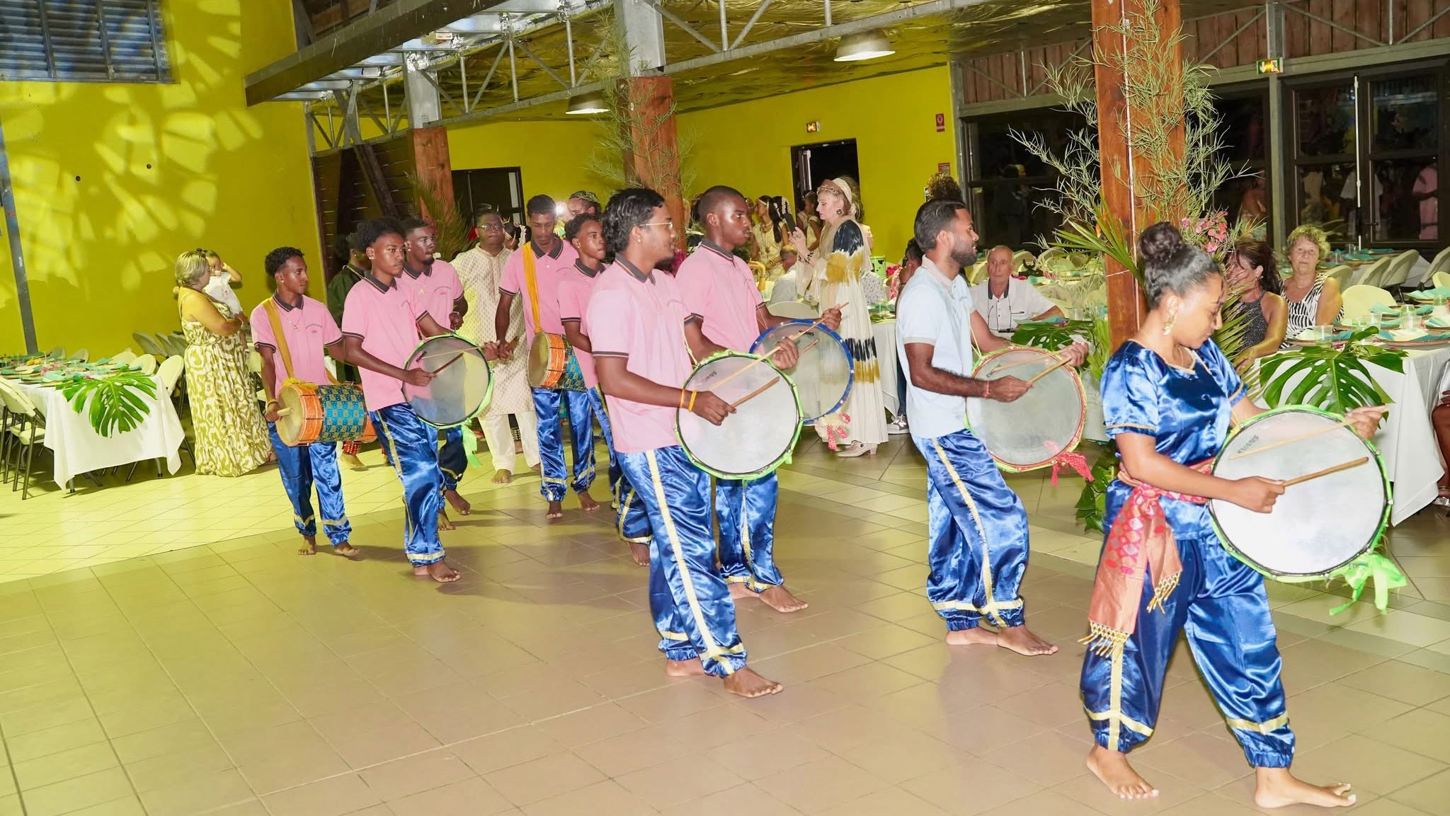 "Bal la poussière" à l'Etang-Salé avec Danyél Waro, Emmanuelle Ivara, et d'autres artistes