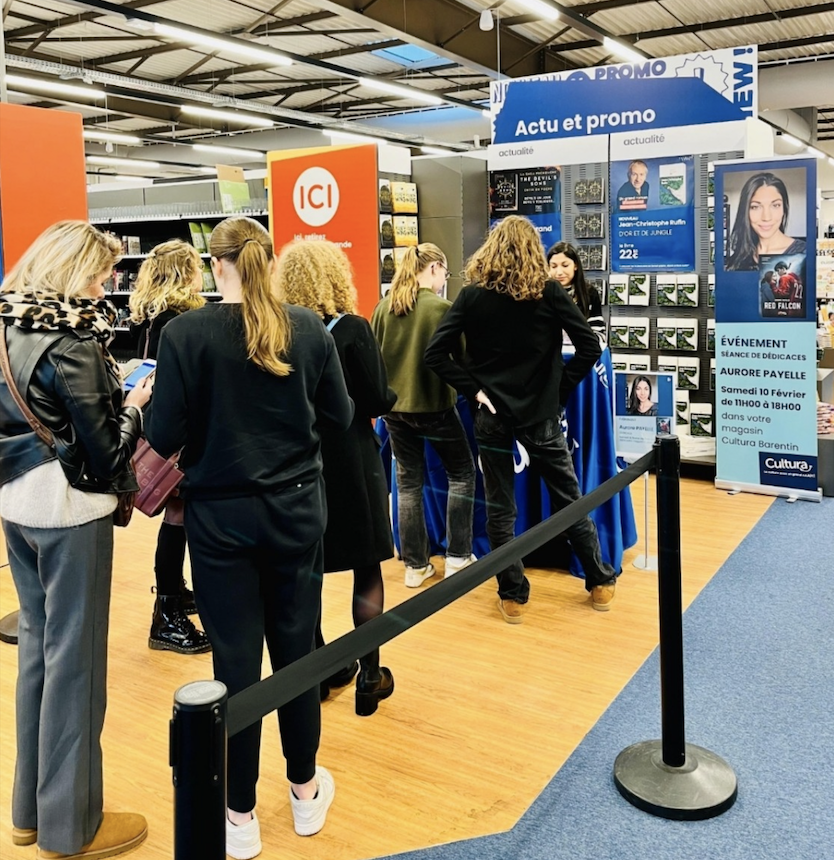 La queue pour rencontrer Aurore Payelle...