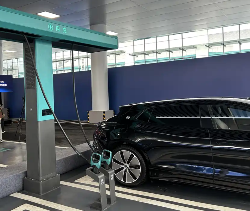 Une station de recharge BYD (source autohome)