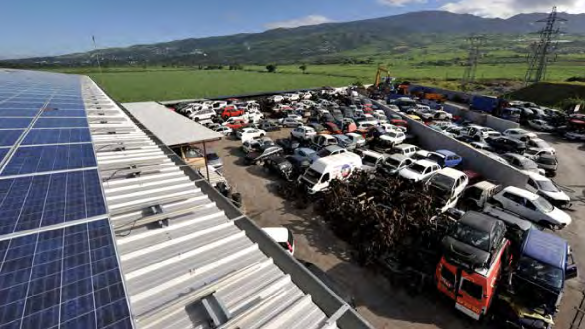 Des véhicules prêts à être recyclés