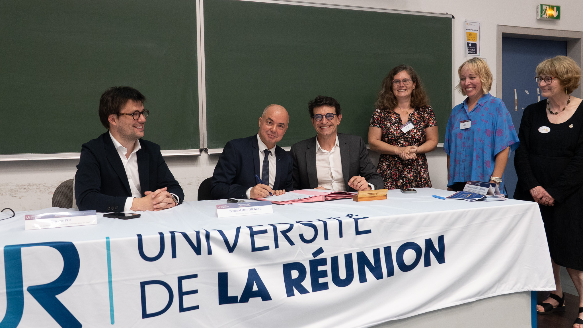 Siganture de la charte