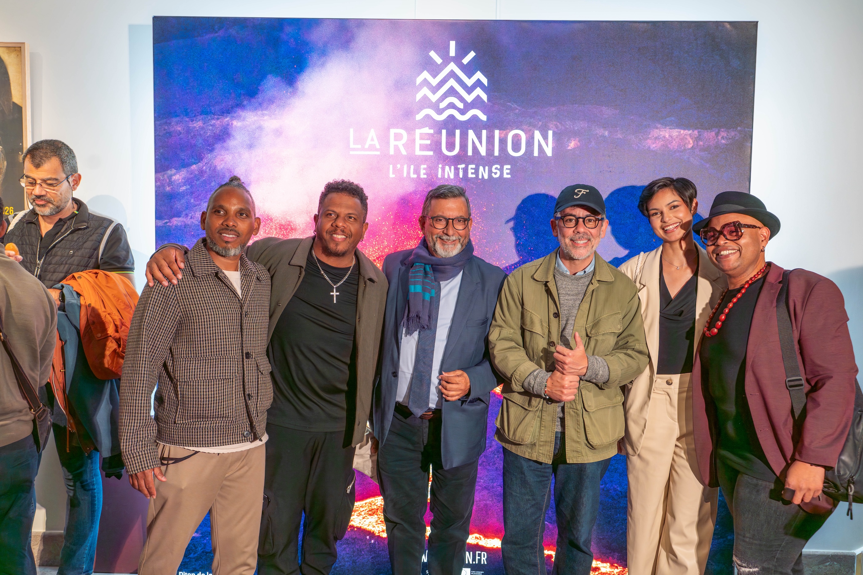 Patrick Lebreton, président du CRT, entouré notamment de Manu Payet, Eve Gilles, Titi le Comik, Maroni,...
