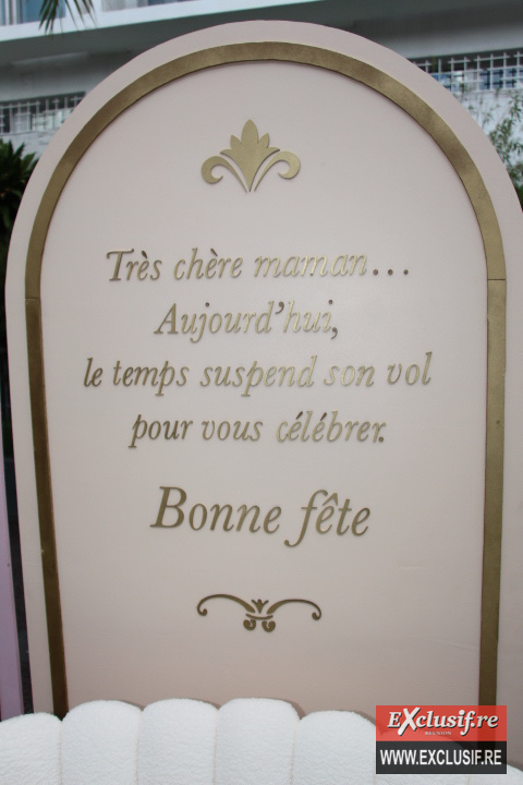 Remise de cadeaux à des mamans: photos